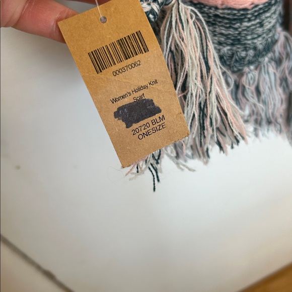 Duluth Trading Holiday Scarf NWT - Picture 5 of 6